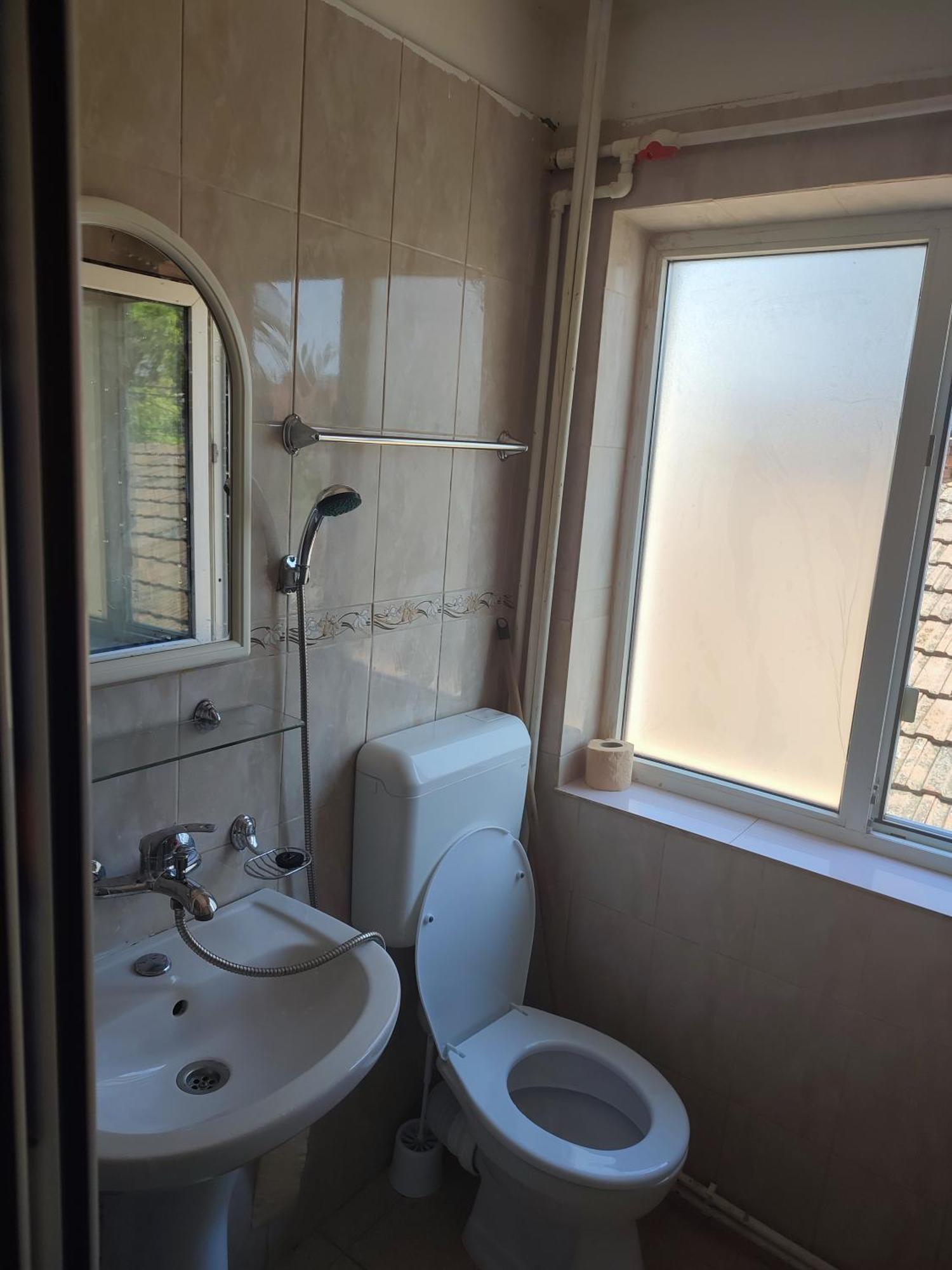 Hostel Emy Camere Cu Baie Proprie Aproape De Plaja 3 Papuci Constanta Luaran gambar